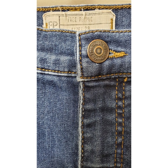 The Free People Skinny Jeans Size‎ 28 Medium Wash Distressed Tapered Leg - Picture 3 of 6